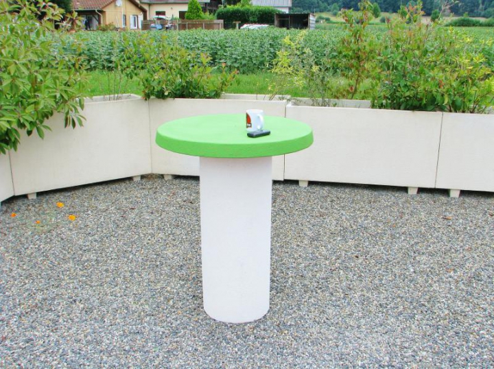 Table pause café Moka béton mixte blanc/vert